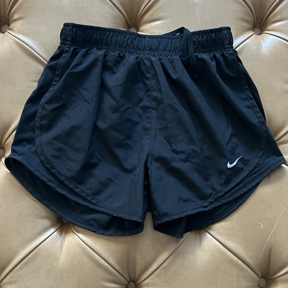 Black Nike women’s running shorts